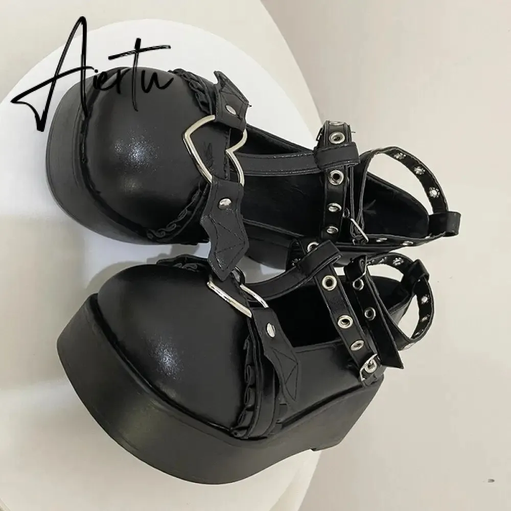 Aiertu New Chunky Platform Lolita Shoes Woman Flats Sweet Heart Buckle Mary Janes Shoes Pink T-Strap Punk Gothic Cosplay Shoes 35-43