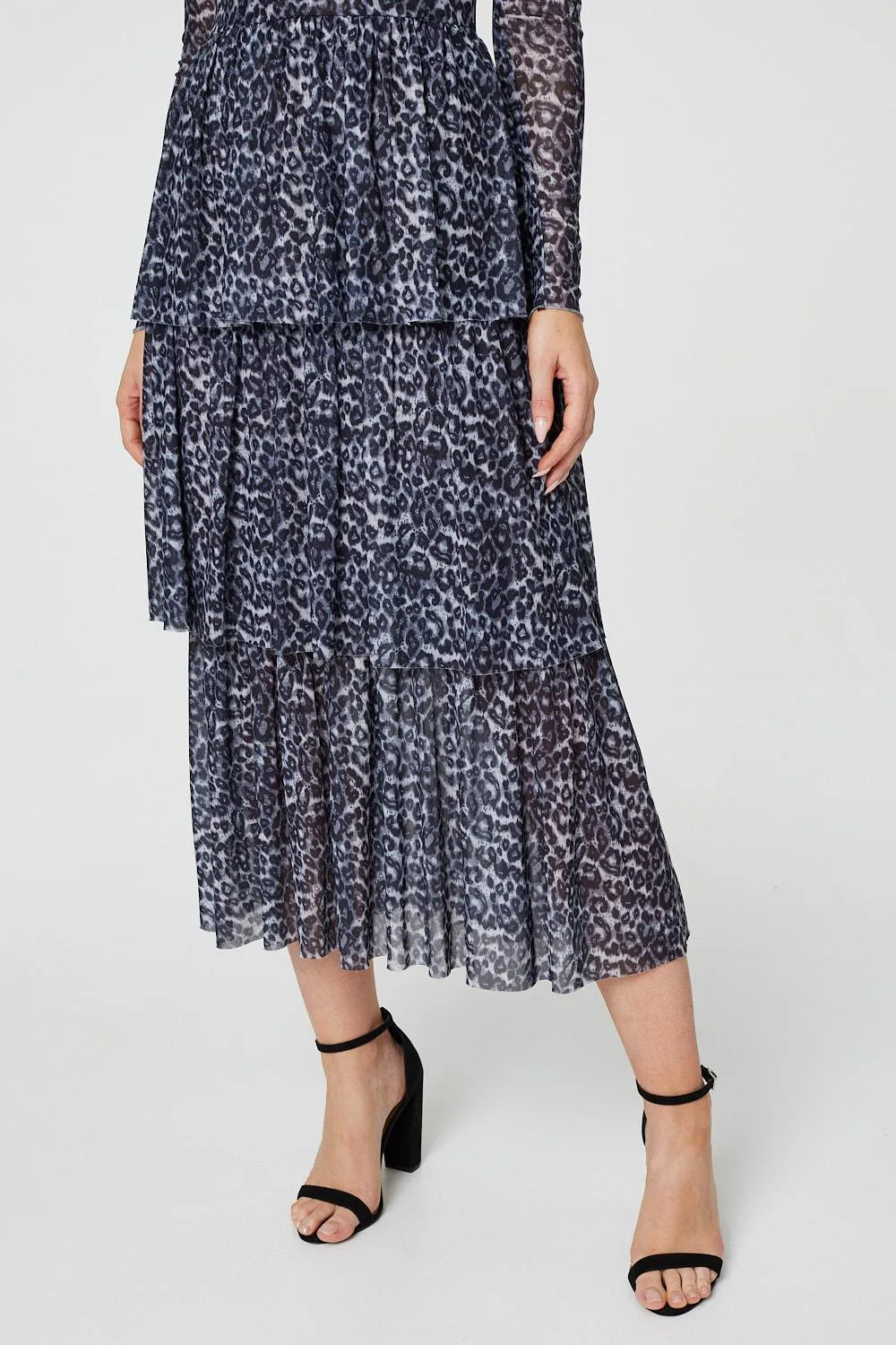 Stylish Tiered Midi Dress with Animal Print