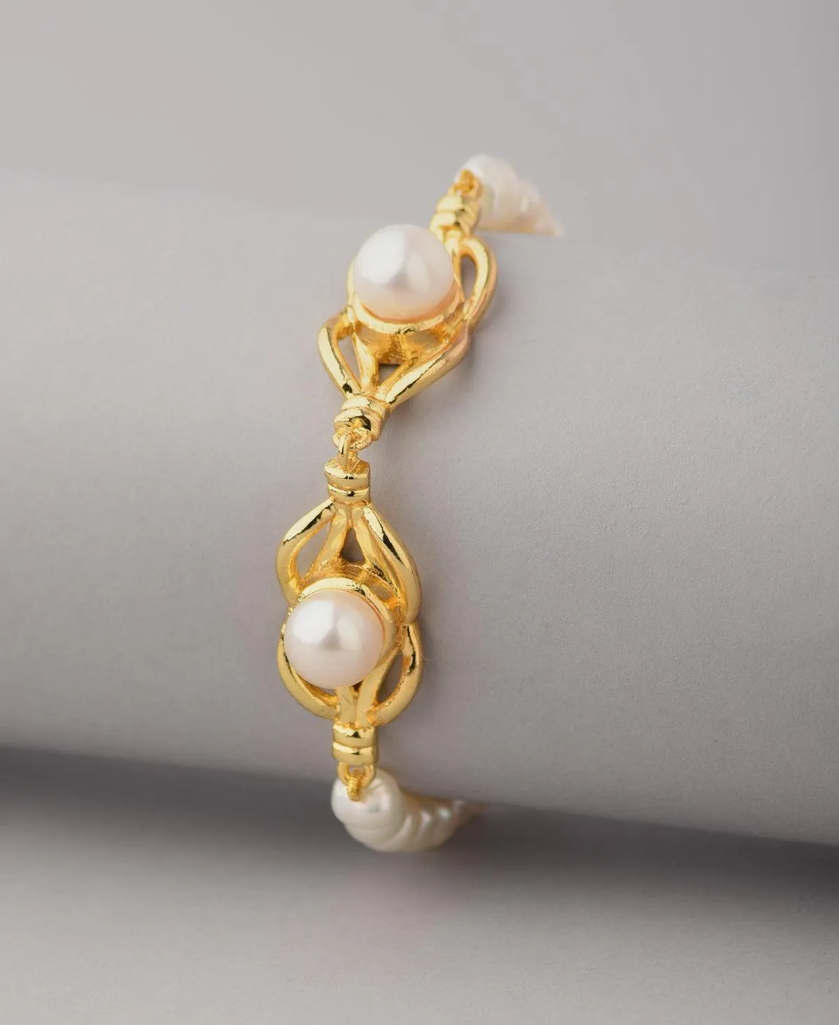 Elegant and classy Pearl Bracelet