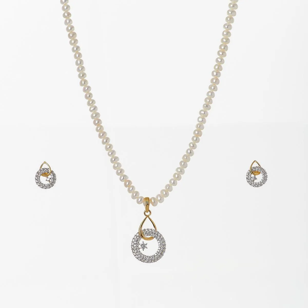 Elegant Pearl Necklace Set