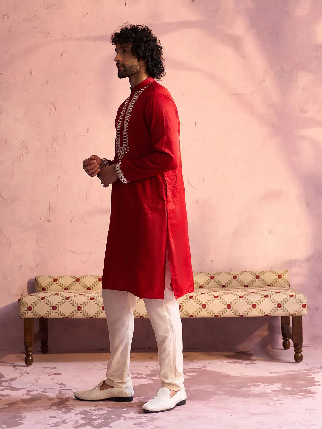 Jashvi Men's Red Silk Blend Machine Embroidered Kurta Pyjama