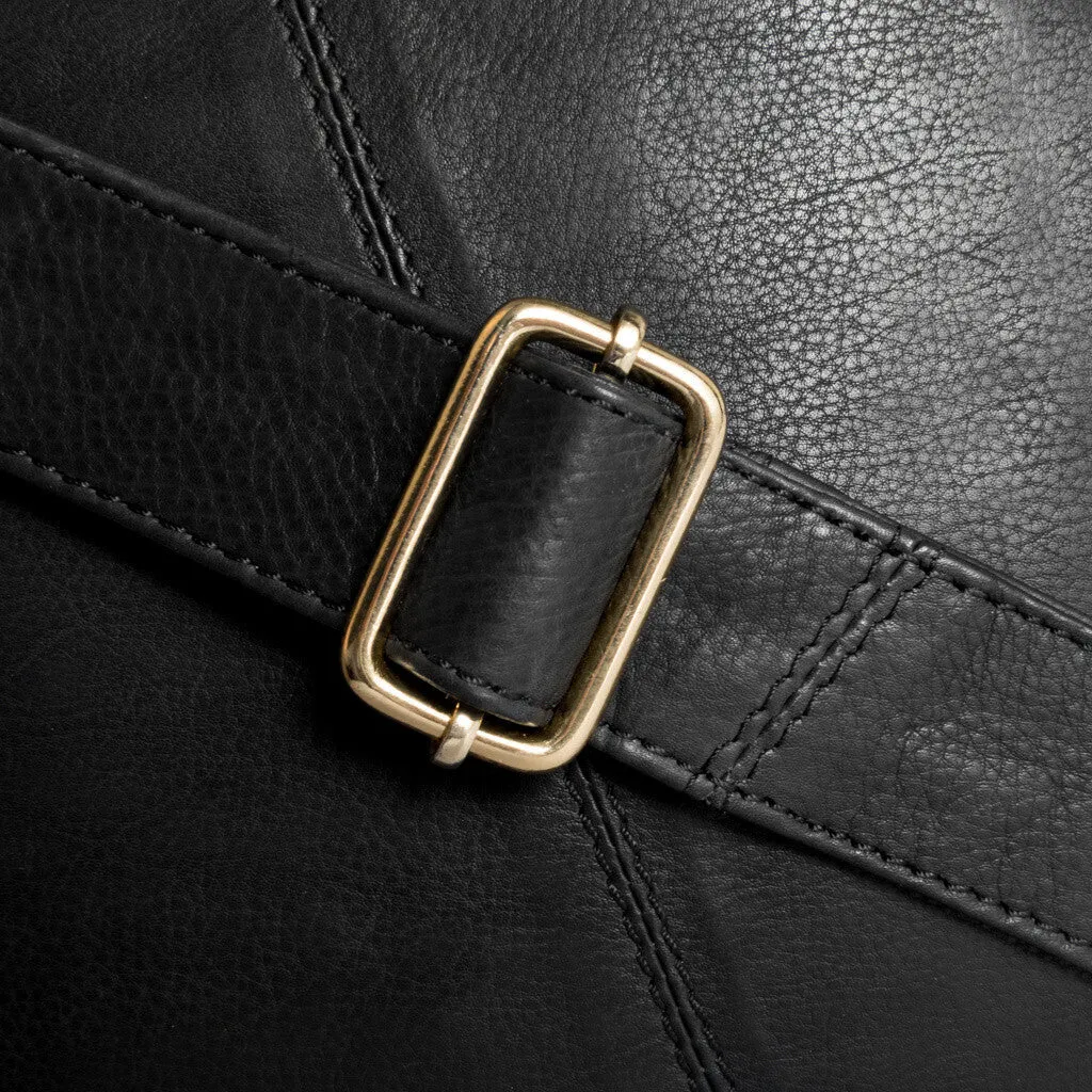 Medium leather handbag in soft quality / 15182 - Black (Nero)