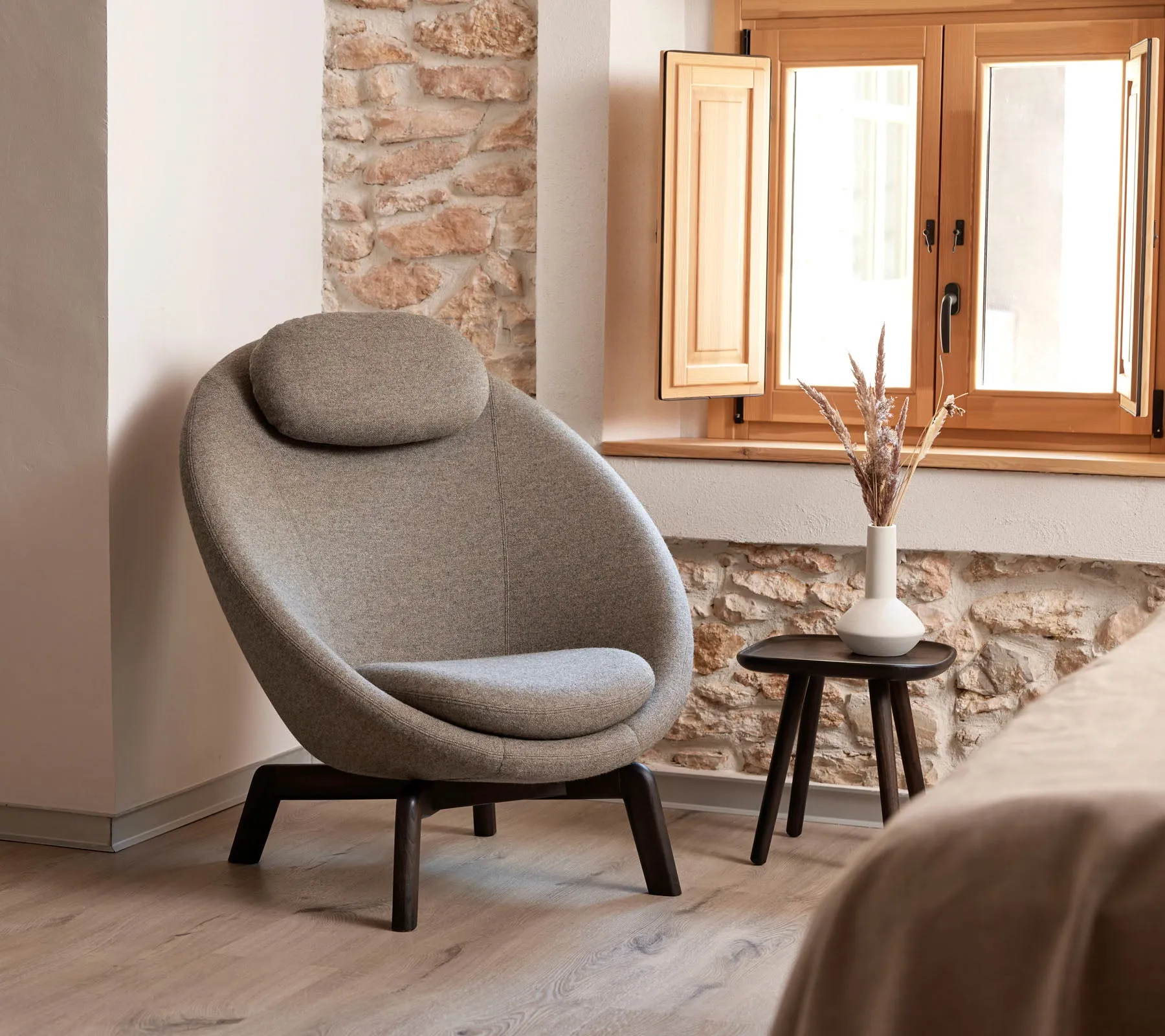Pace coffee table small